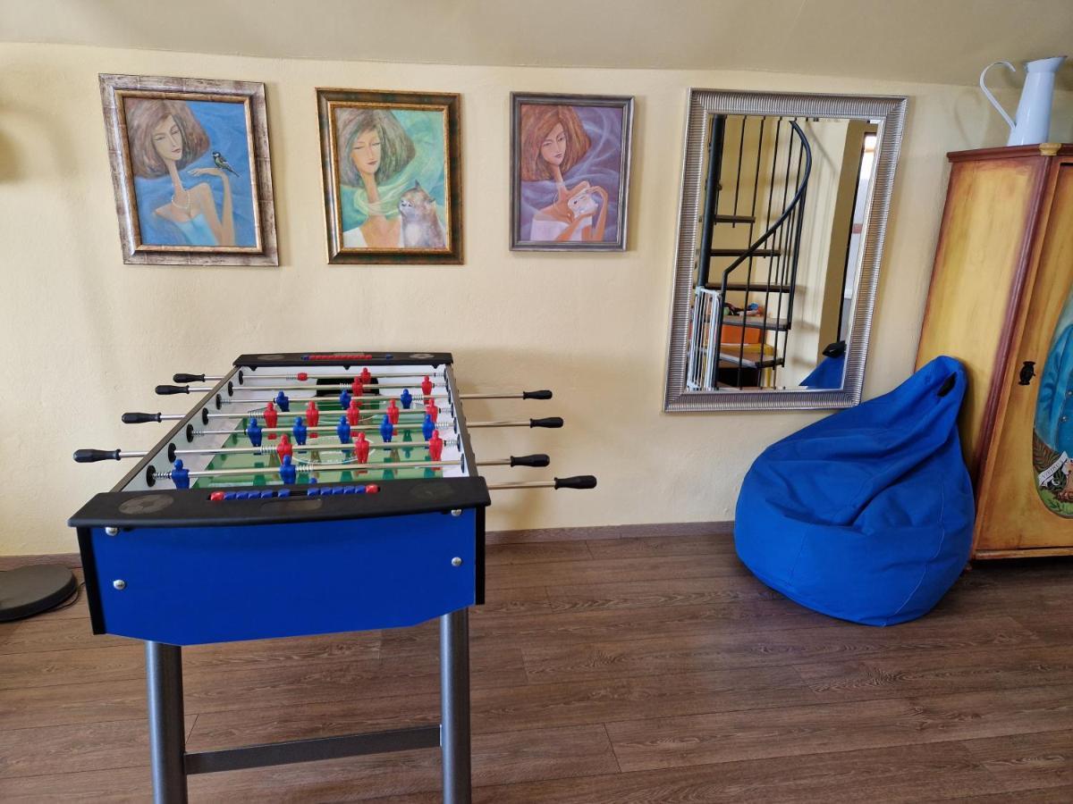 Amazing 5 Bedroom House Krumlov 82 - 4 Min Walk To Main Square Чески-Крумлов Экстерьер фото