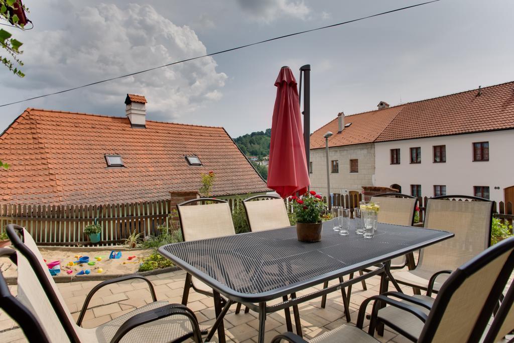 Amazing 5 Bedroom House Krumlov 82 - 4 Min Walk To Main Square Чески-Крумлов Экстерьер фото