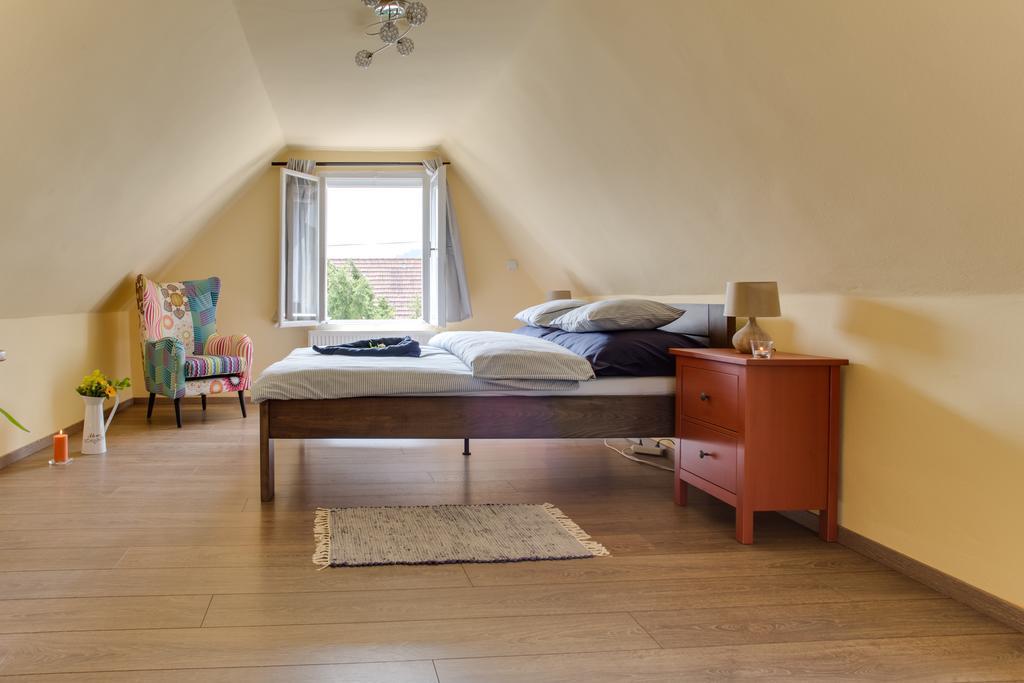 Amazing 5 Bedroom House Krumlov 82 - 4 Min Walk To Main Square Чески-Крумлов Экстерьер фото