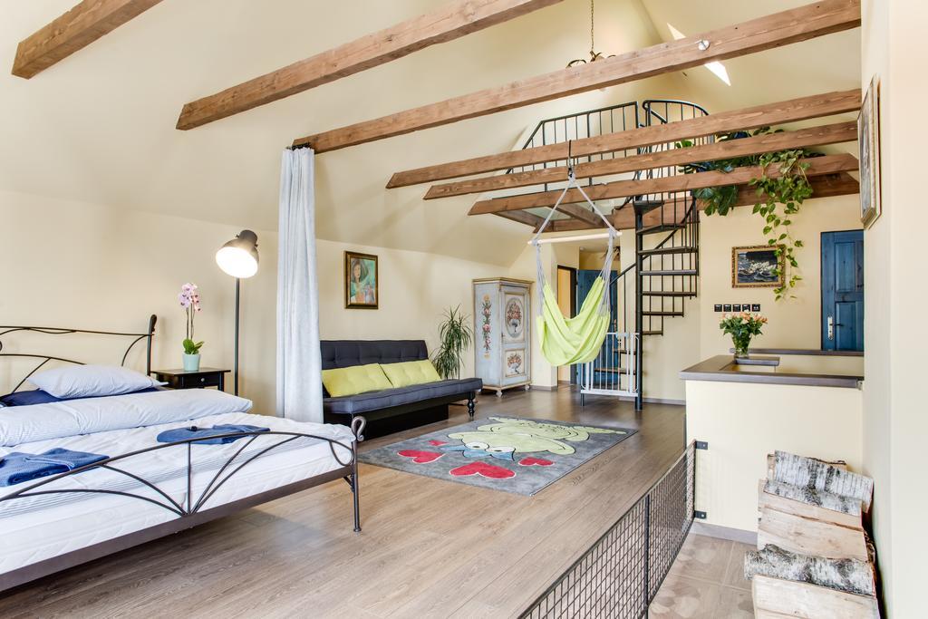 Amazing 5 Bedroom House Krumlov 82 - 4 Min Walk To Main Square Чески-Крумлов Экстерьер фото