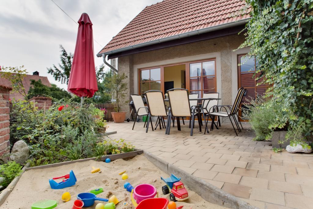 Amazing 5 Bedroom House Krumlov 82 - 4 Min Walk To Main Square Чески-Крумлов Экстерьер фото